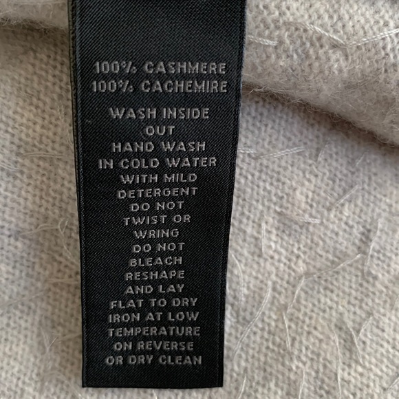 Saks fifth avenue cashmere top - Picture 4 of 5
